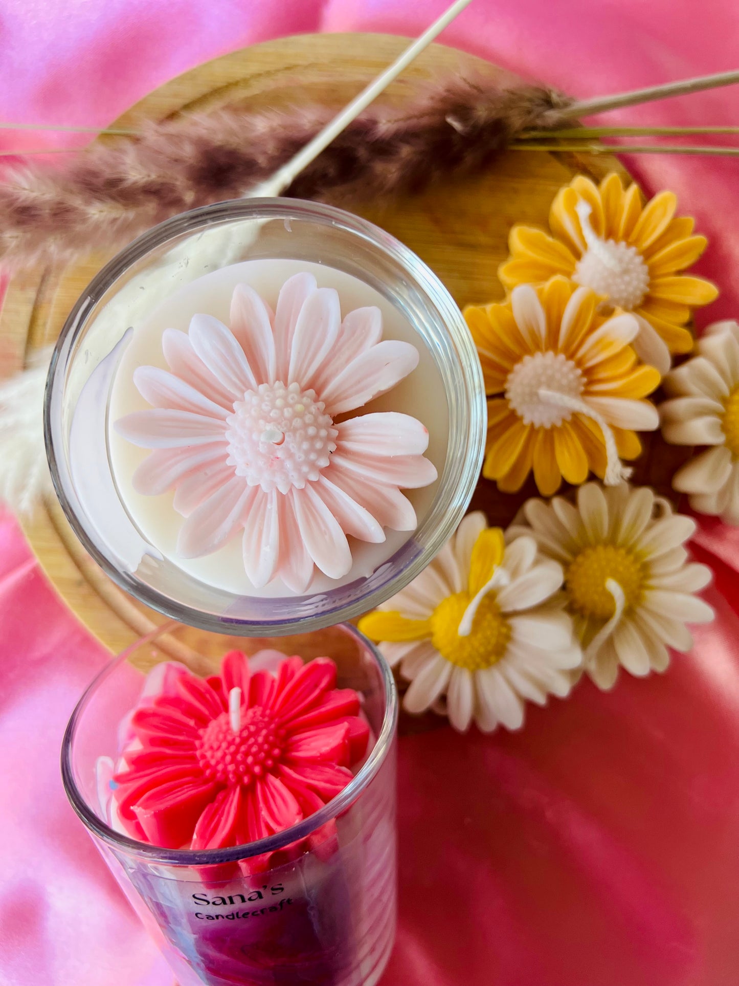 Medium Size scented daisy in jar candle
