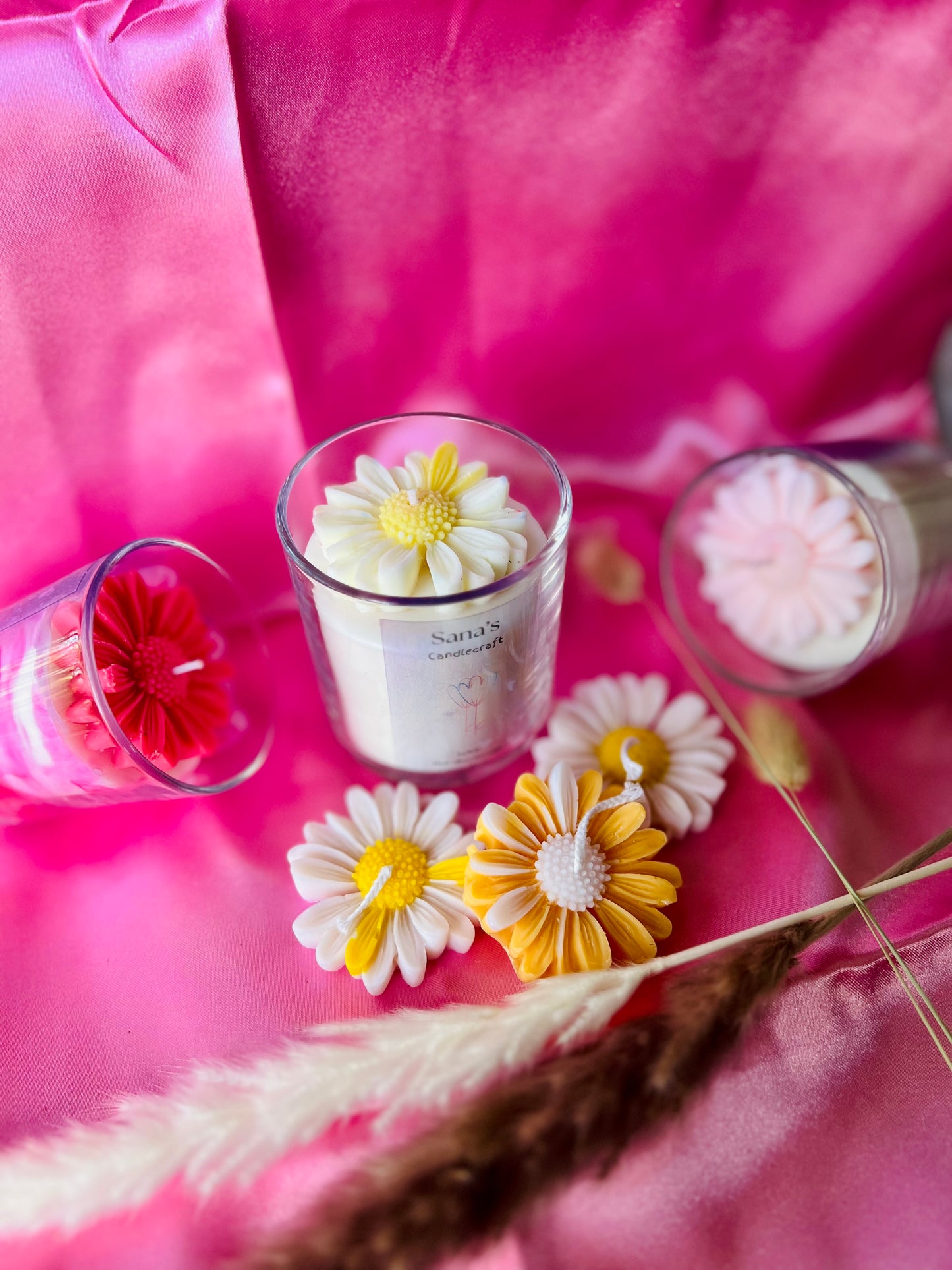 Medium Size scented daisy in jar candle