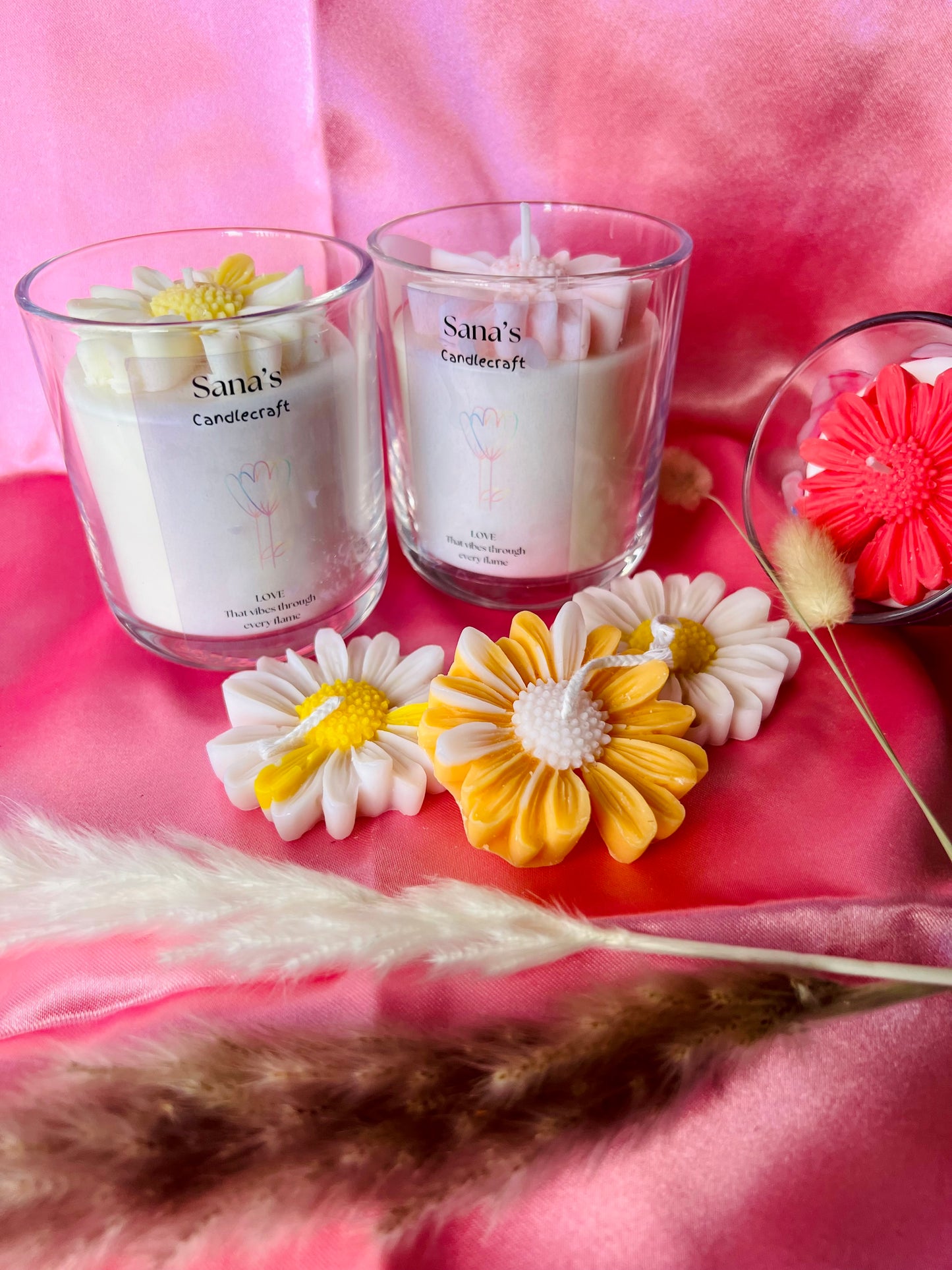 Medium Size scented daisy in jar candle