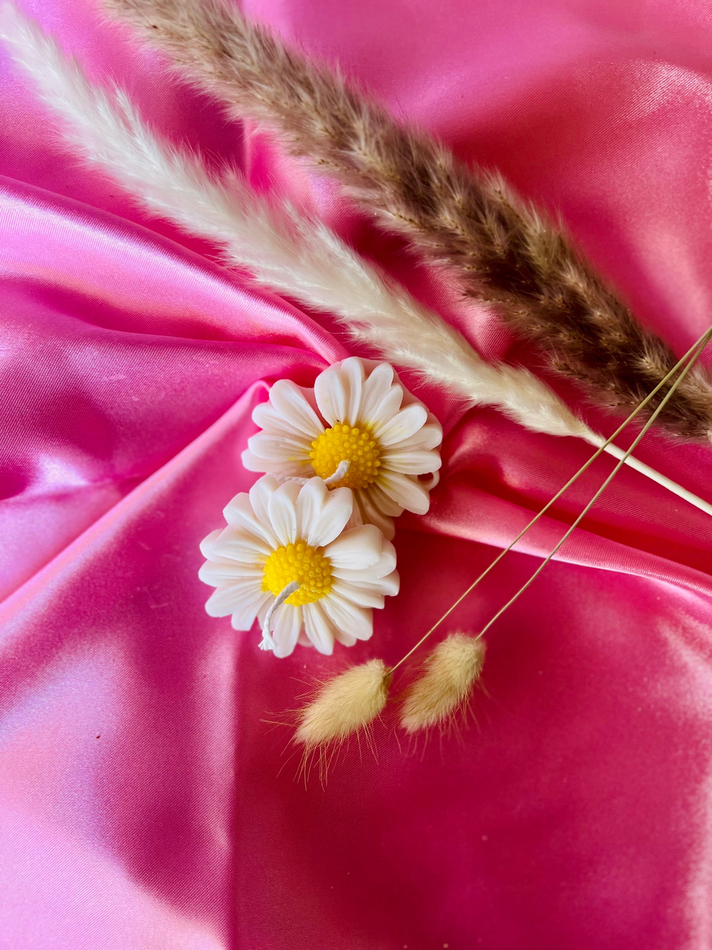 Daisy bloom flower candles