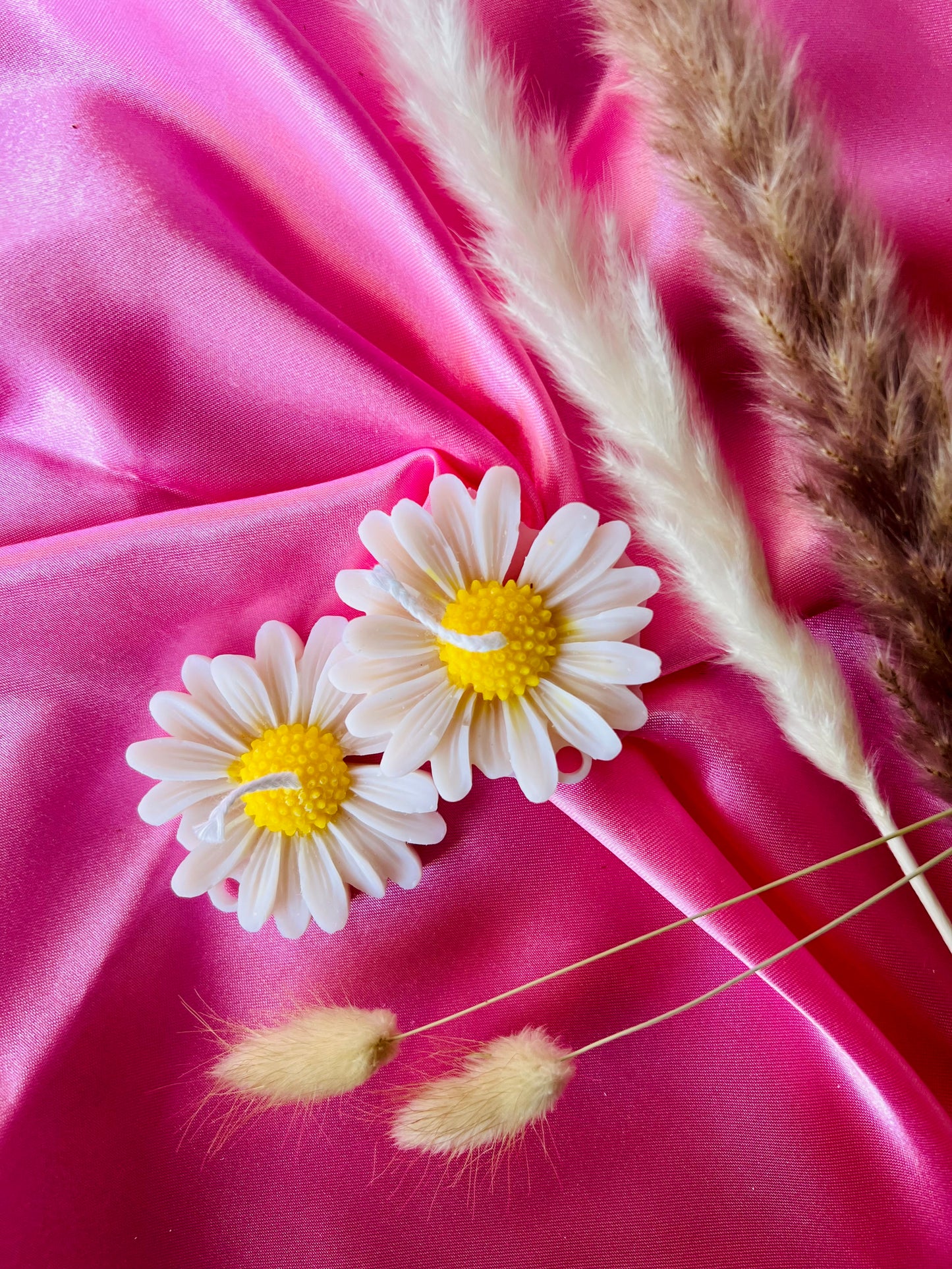 Daisy bloom flower candles