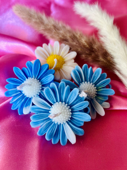 Daisy bloom flower candles
